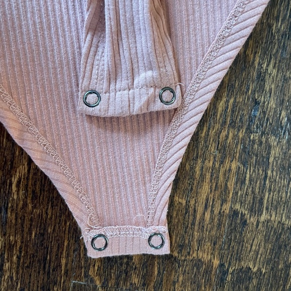 Cotton on peach Long Sleeve Bodysuit - Picture 8 of 13